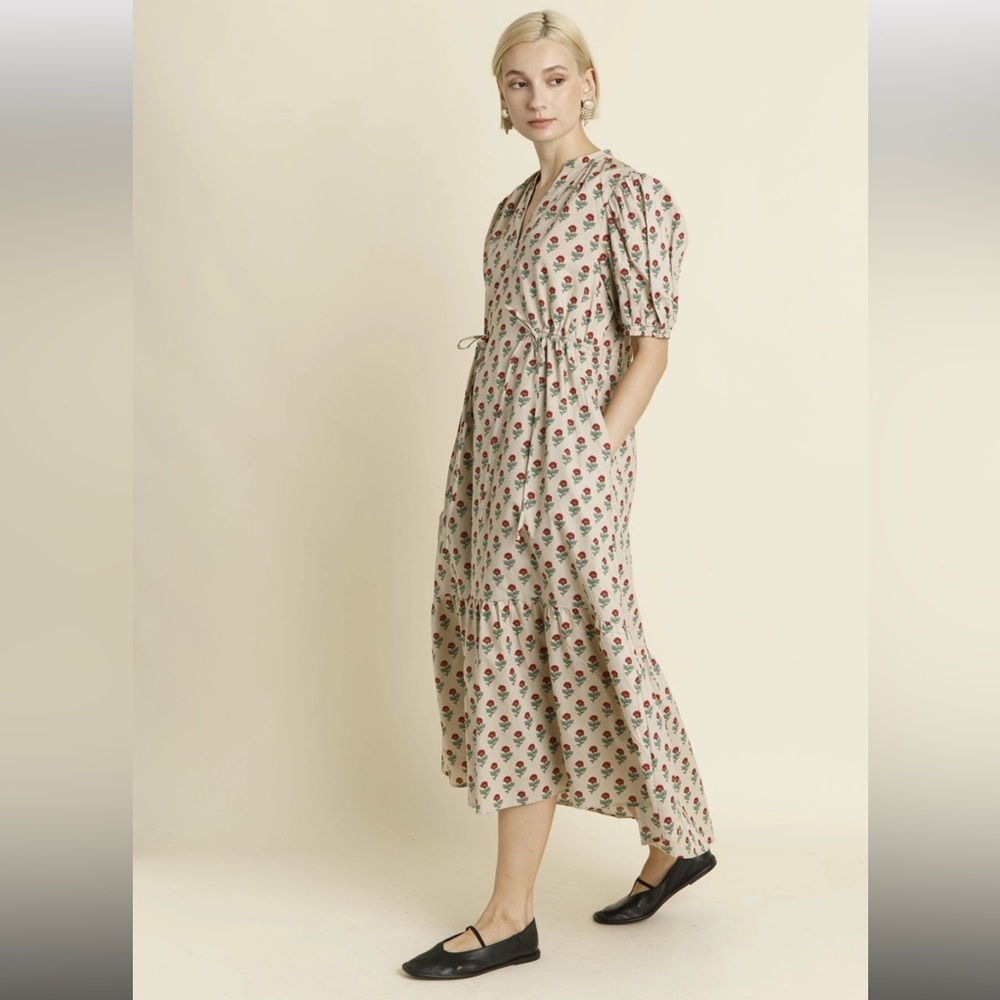 AUREUM Cream Floral Dress with Red Accents like new - Picture 3 of 10